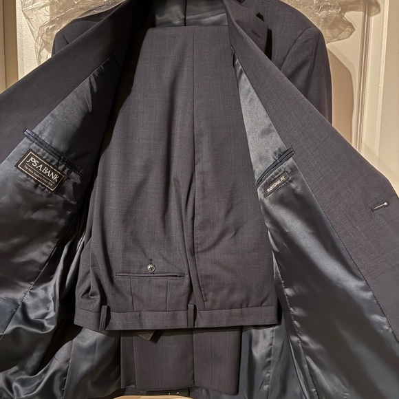 Jos. A. Bank Dark Grey Suit - Never Worn - New in bag with tags - Picture 2 of 13